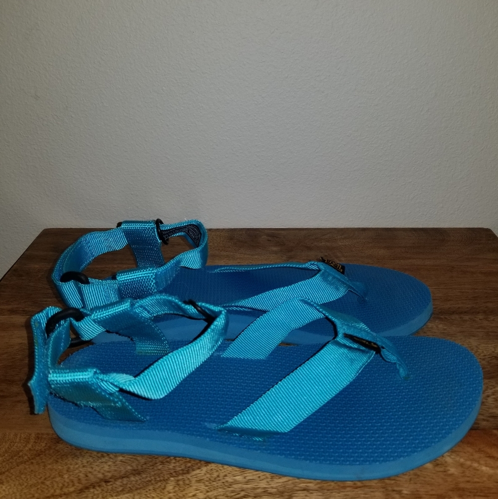 Teva Sandles Blue Size 8